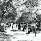 L'entr&eacute;e du Jardin du Petit Vichy