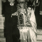 Ma Bar Mistva &agrave; la Gde Syna en 1956 (en arri&egrave;re plan le Rabbin Samuel COHEN Responsable de la Choral)